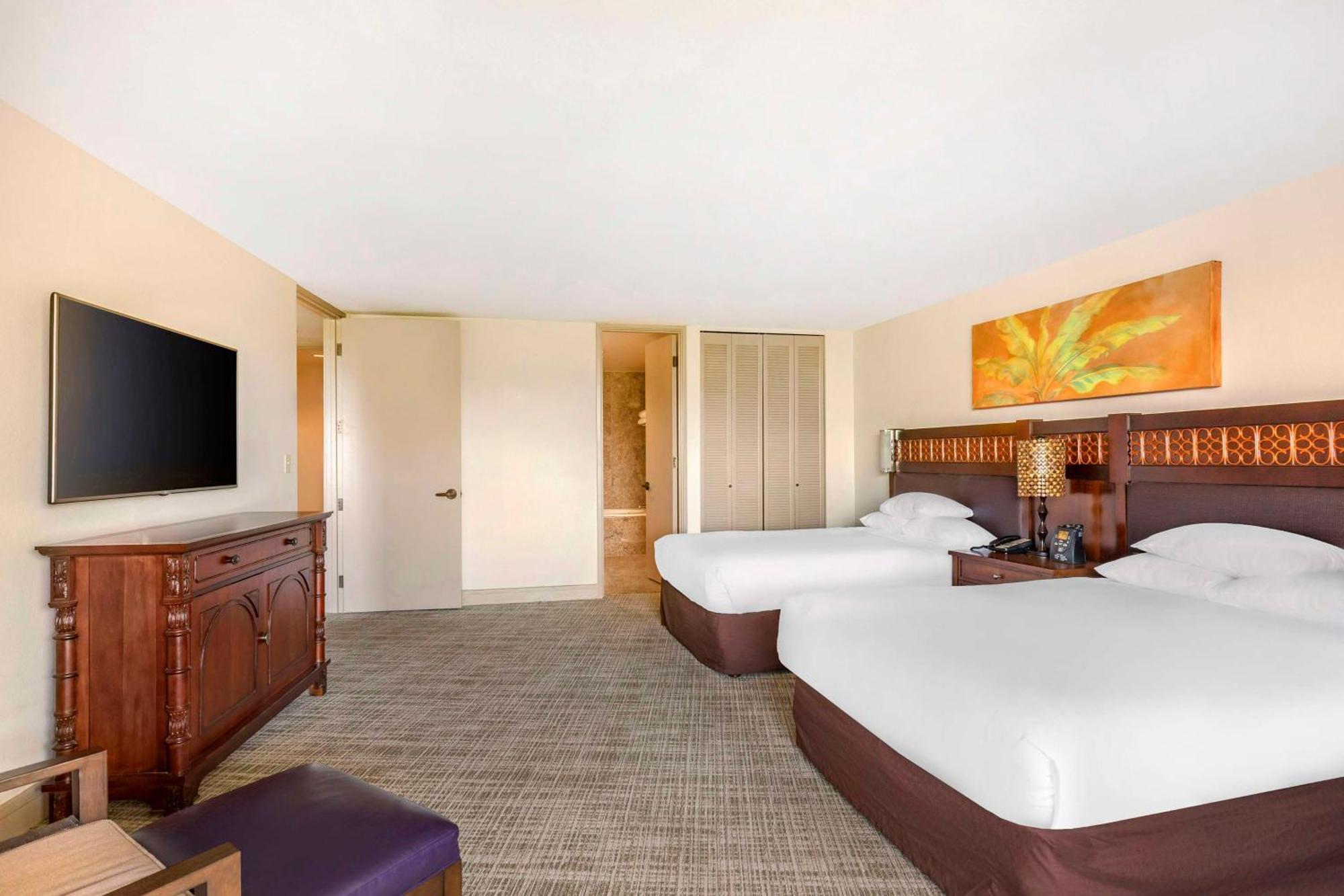 Hilton Grand Vacations Club Ocean Tower Village Resort 3*